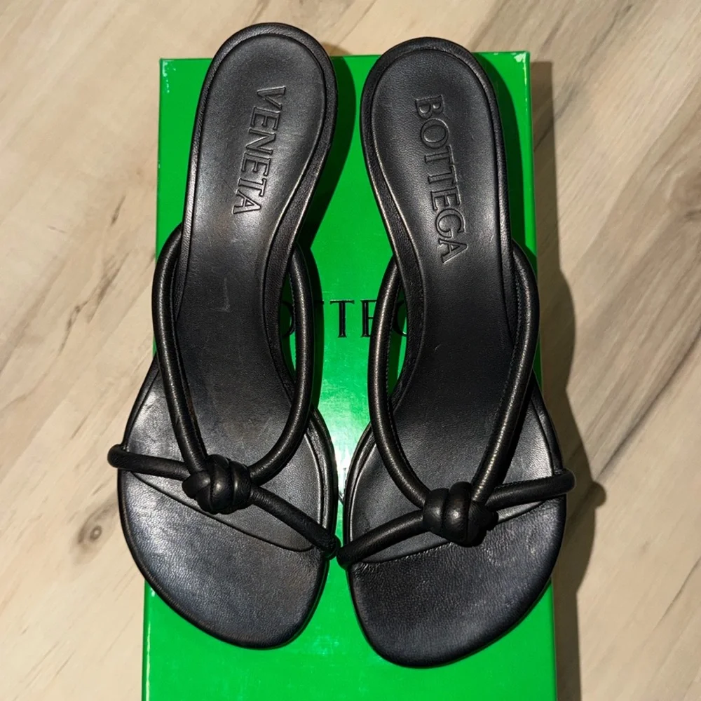 Bottega Veneta kitten heel black sandals - Picture 1 of 7